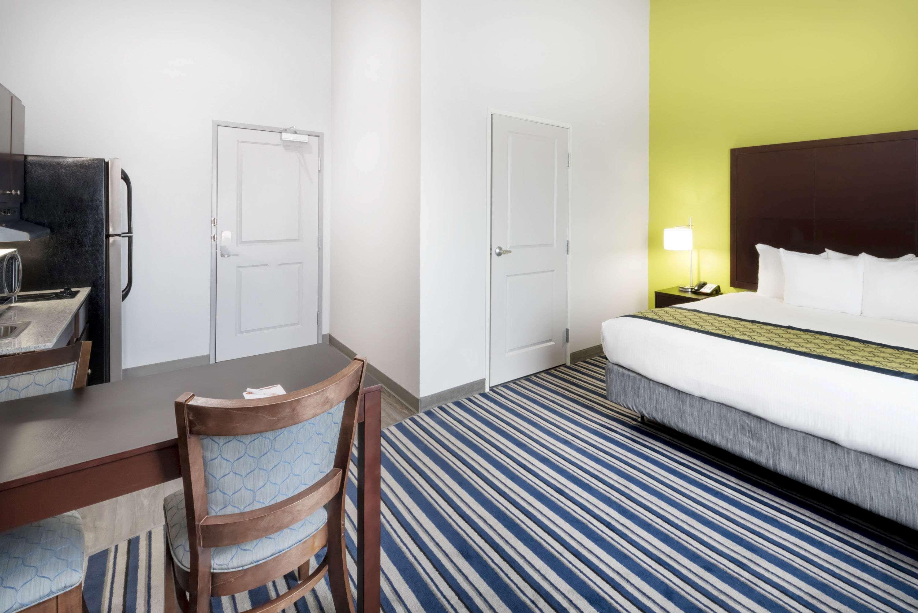 Hawthorn Extended Stay By Wyndham Мидленд Экстерьер фото